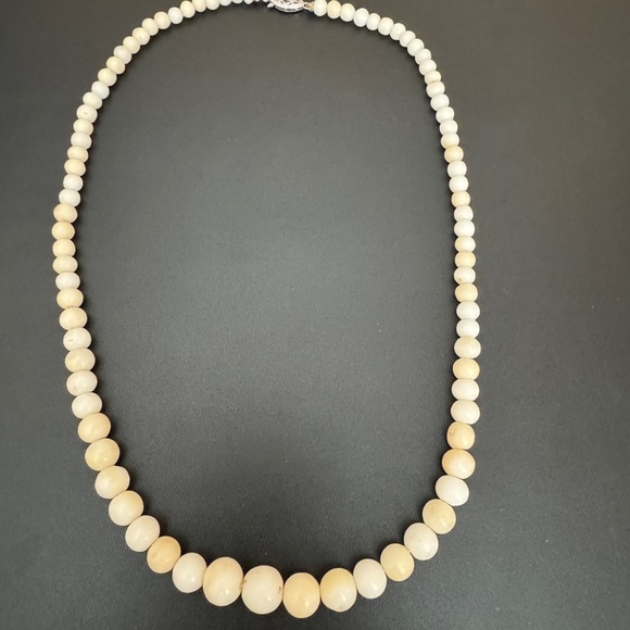 Vintage Ivory Beaded Necklace - Picture 2 of 7